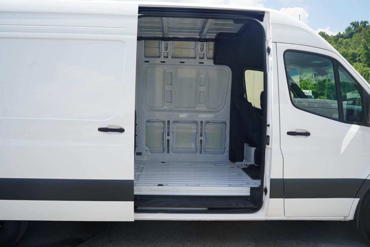 Mercedes-Benz Sprinter Cargo Van 2500 High Roof I4 Diesel 170" RWD 2025