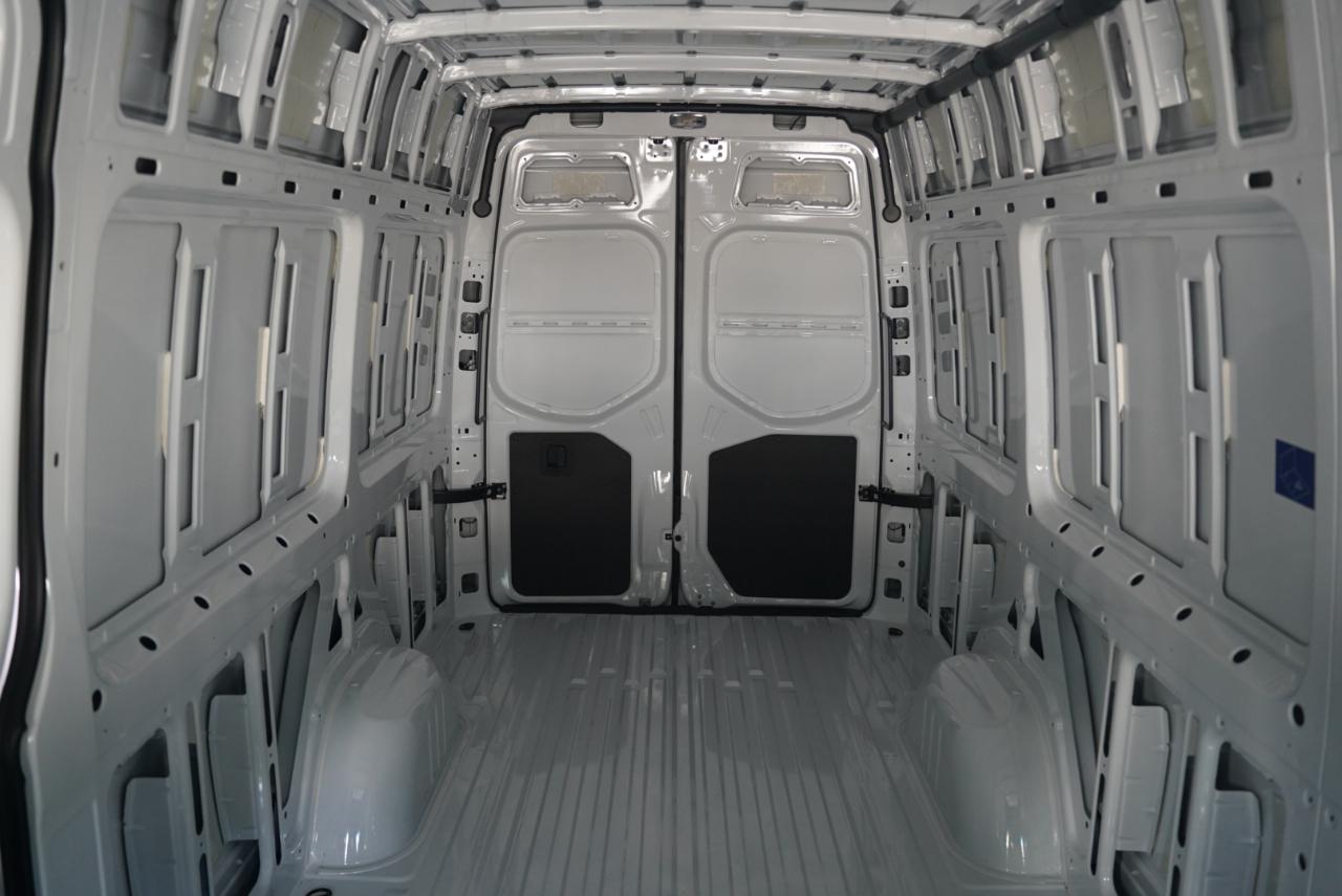 Mercedes-Benz Sprinter Cargo Van 2500 High Roof I4 Diesel 170" RWD 2025