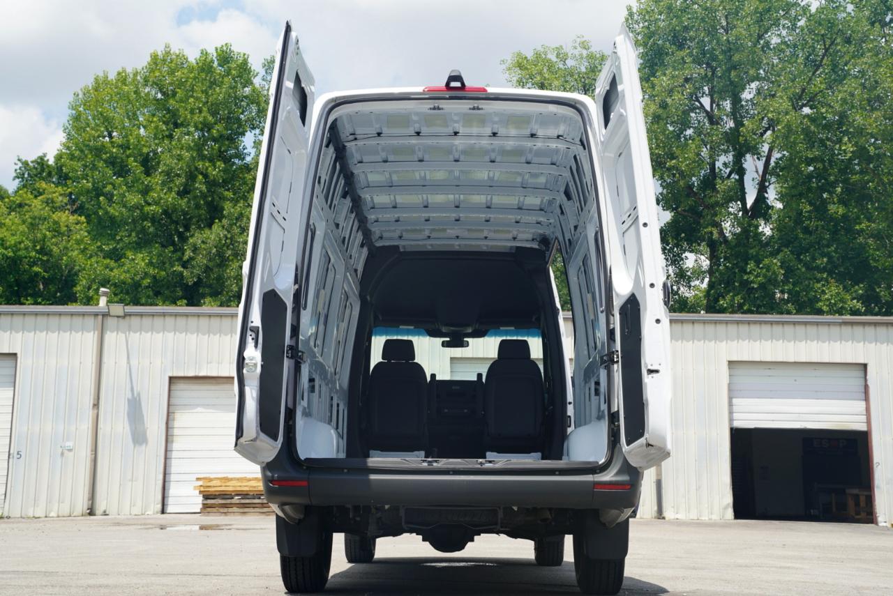 Mercedes-Benz Sprinter Cargo Van 2500 High Roof I4 Diesel 170" RWD 2025