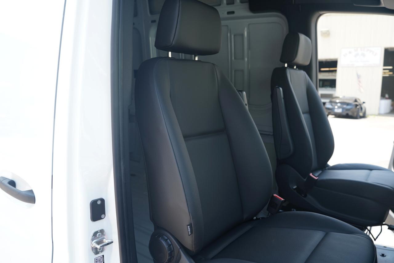 Mercedes-Benz Sprinter Cargo Van 2500 High Roof I4 Diesel 170" RWD 2025