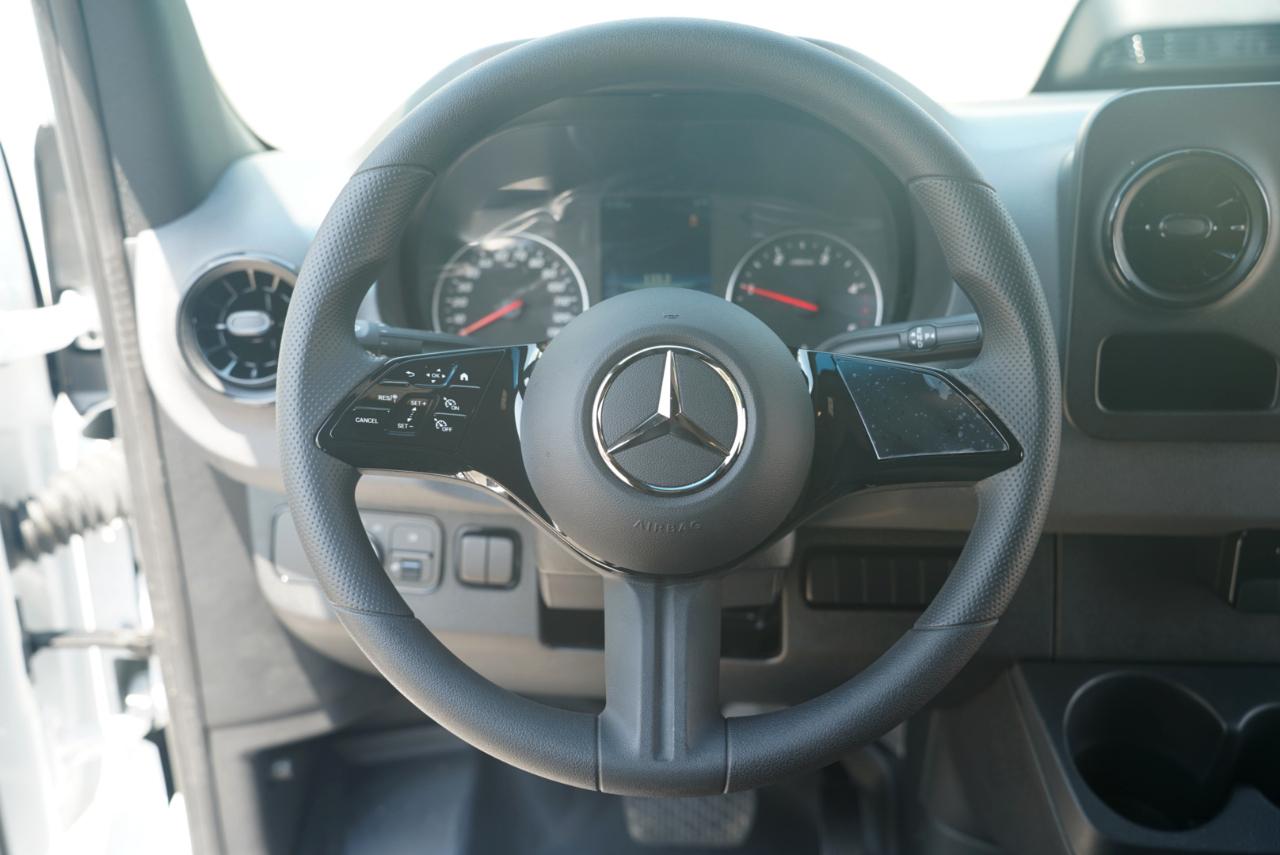 Mercedes-Benz Sprinter Cargo Van 2500 High Roof I4 Diesel 170" RWD 2025