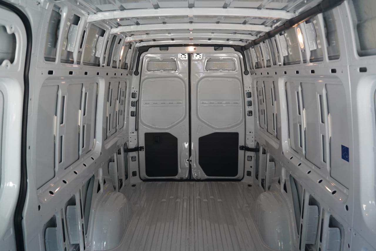 Mercedes-Benz Sprinter Cargo Van 2500 High Roof I4 Diesel 170" RWD 2025