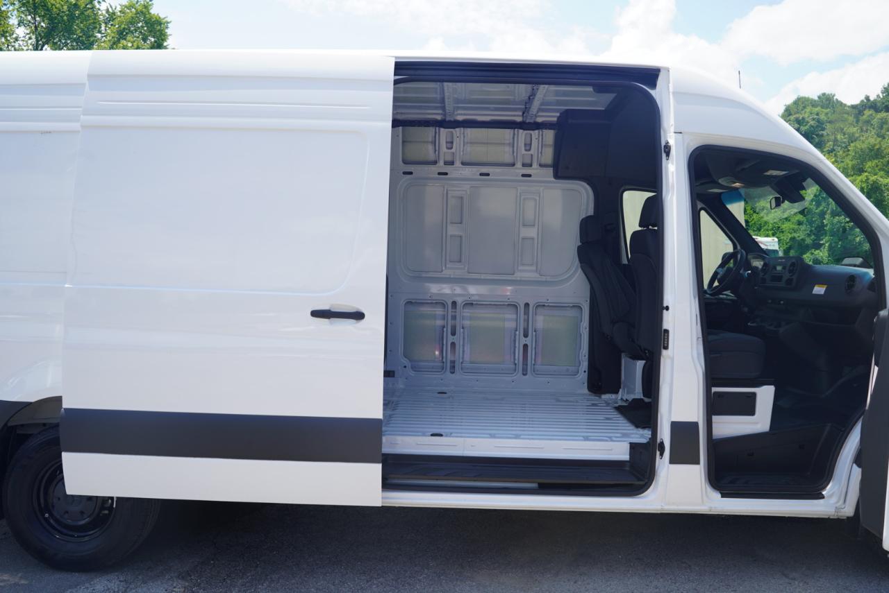 Mercedes-Benz Sprinter Cargo Van 2500 High Roof I4 Diesel 170" RWD 2025