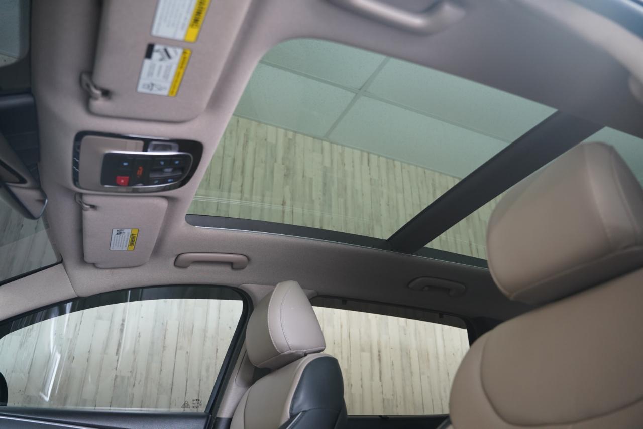Hyundai Santa Fe Limited FWD 2023