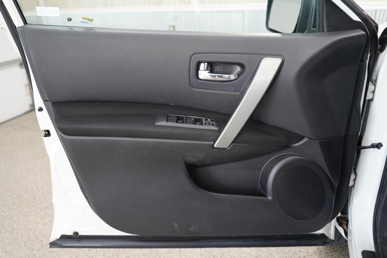 Nissan Rogue FWD 4dr SV 2013