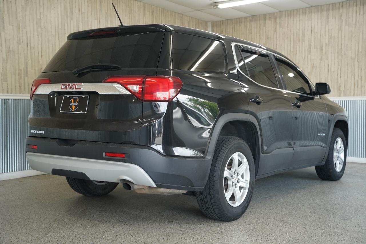 GMC Acadia FWD 4dr SLE w/SLE-1 2017