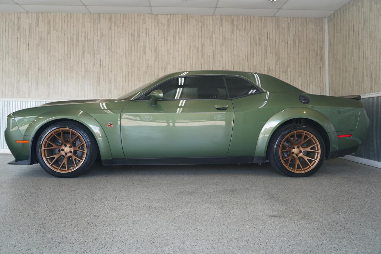 Dodge Challenger R/T Scat Pack Widebody RWD 2021
