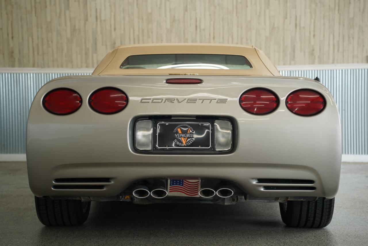 Chevrolet Corvette 2dr Convertible 2002
