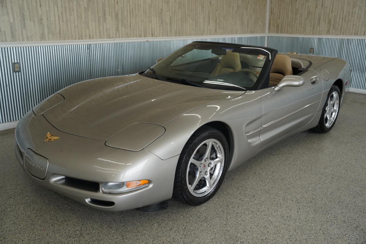 Chevrolet Corvette 2dr Convertible 2002