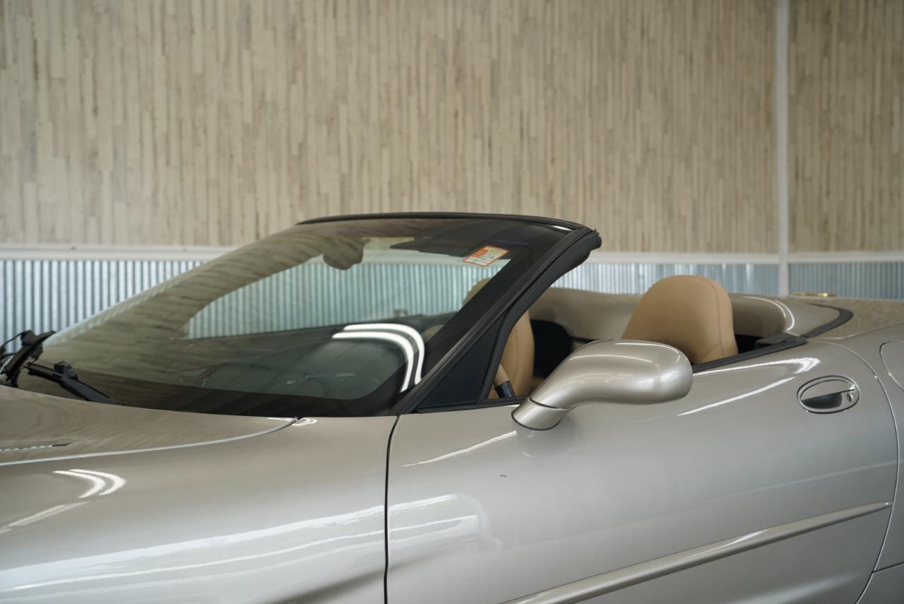 Chevrolet Corvette 2dr Convertible 2002