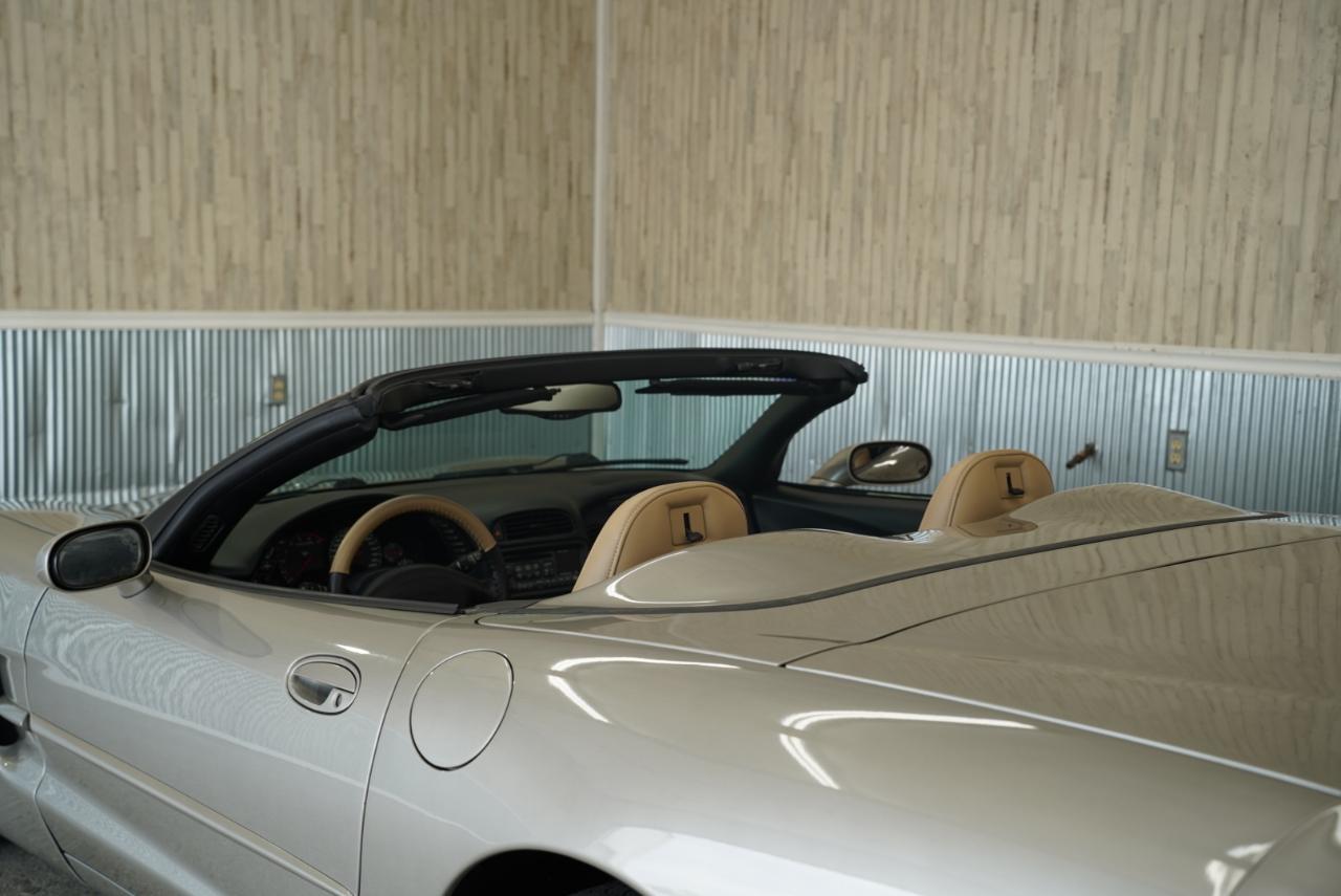 Chevrolet Corvette 2dr Convertible 2002