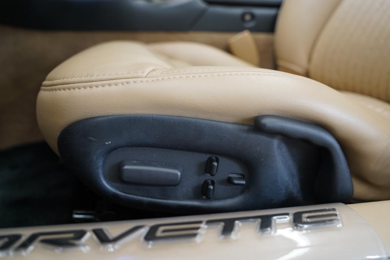 Chevrolet Corvette 2dr Convertible 2002