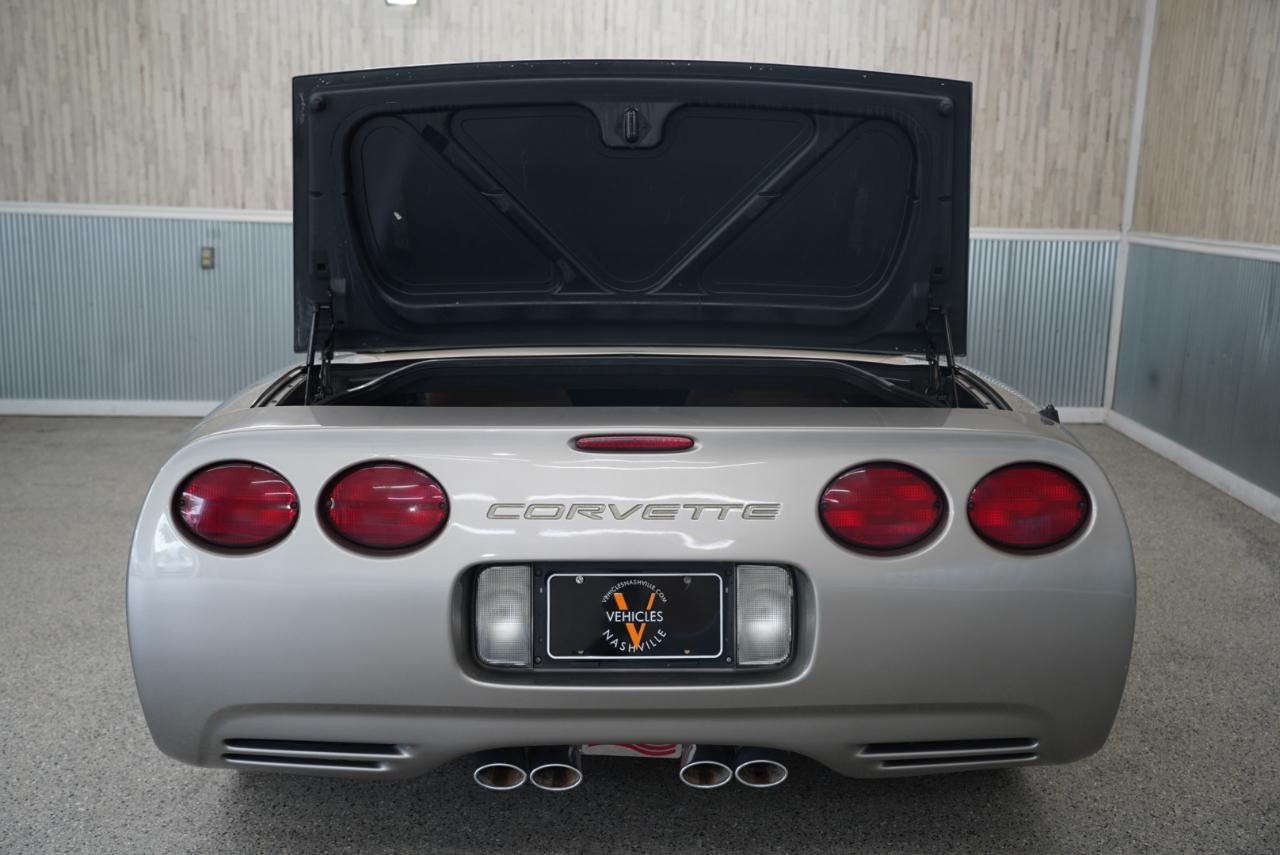 Chevrolet Corvette 2dr Convertible 2002
