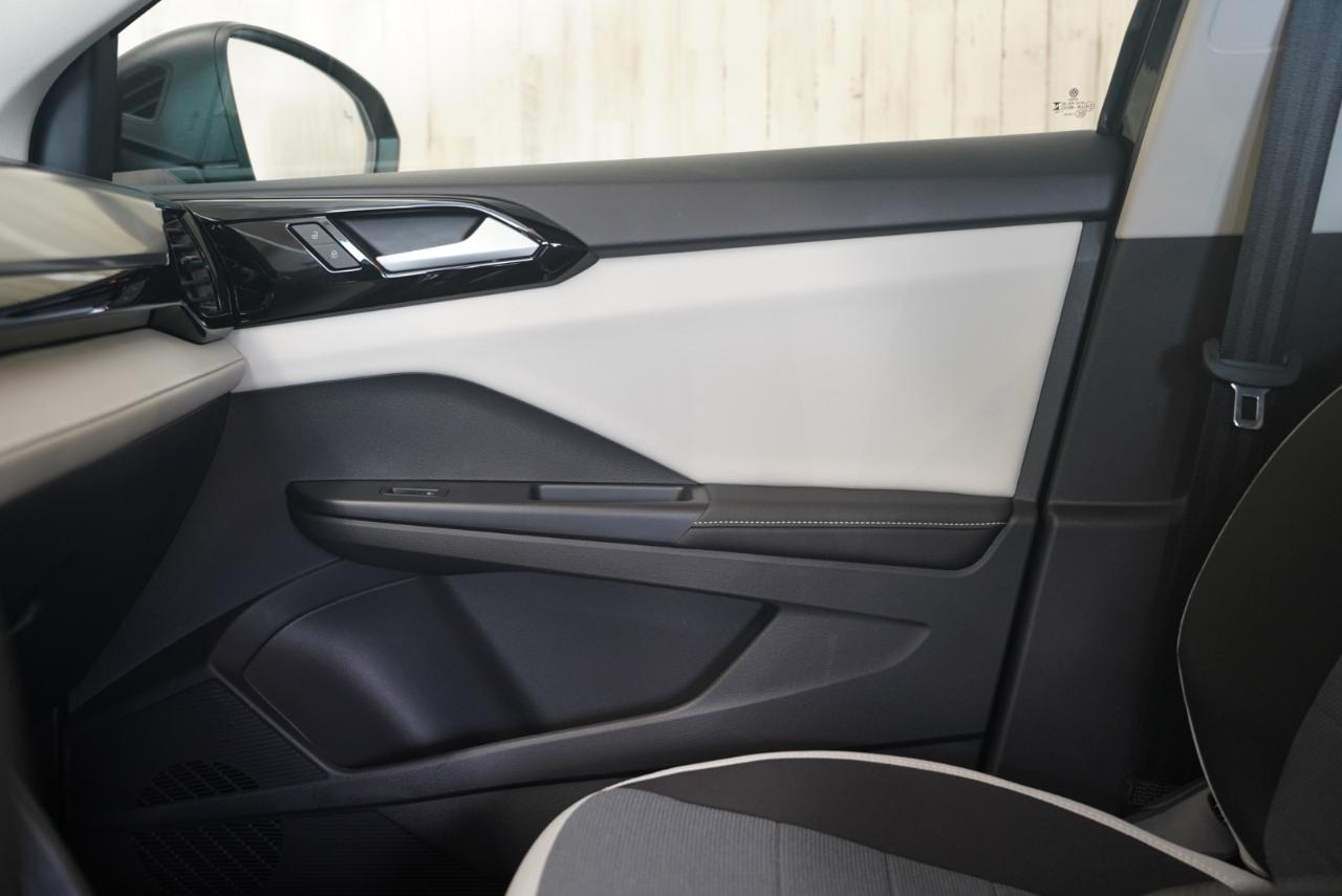 Volkswagen Taos S FWD 2025