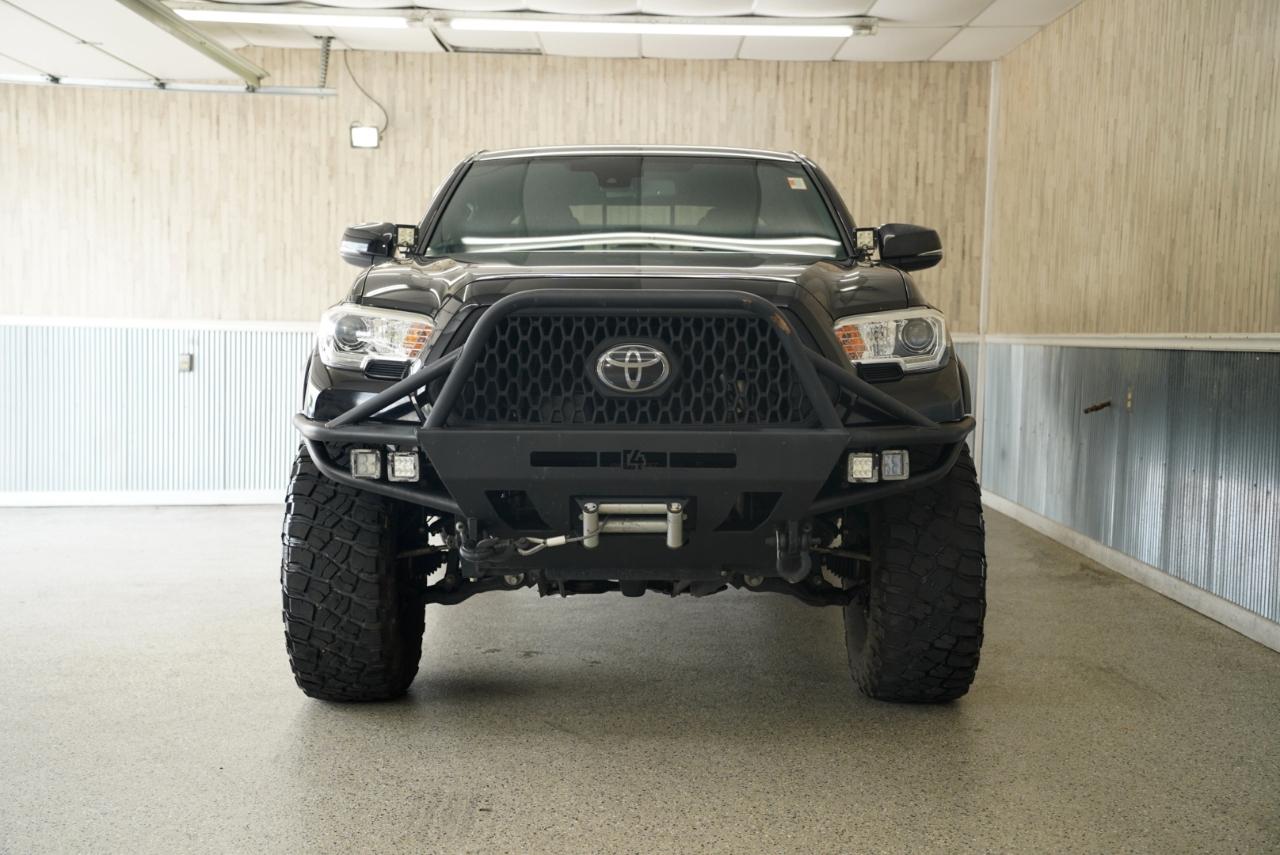 Toyota Tacoma  2018