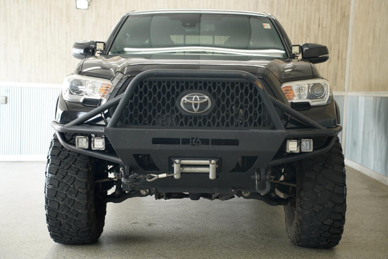 Toyota Tacoma  2018