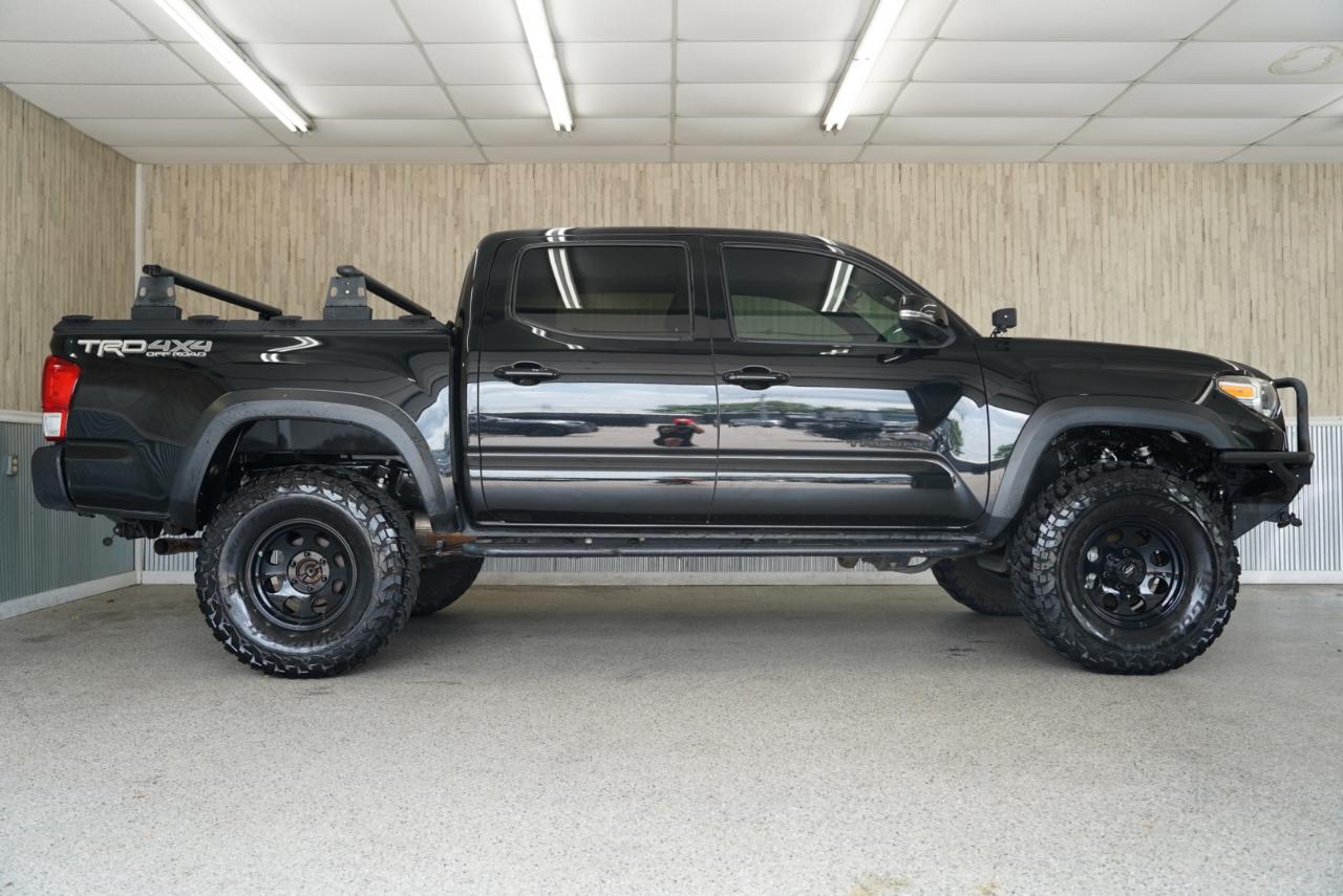 Toyota Tacoma  2018