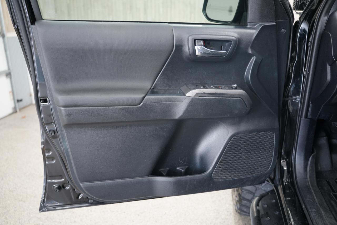 Toyota Tacoma  2018