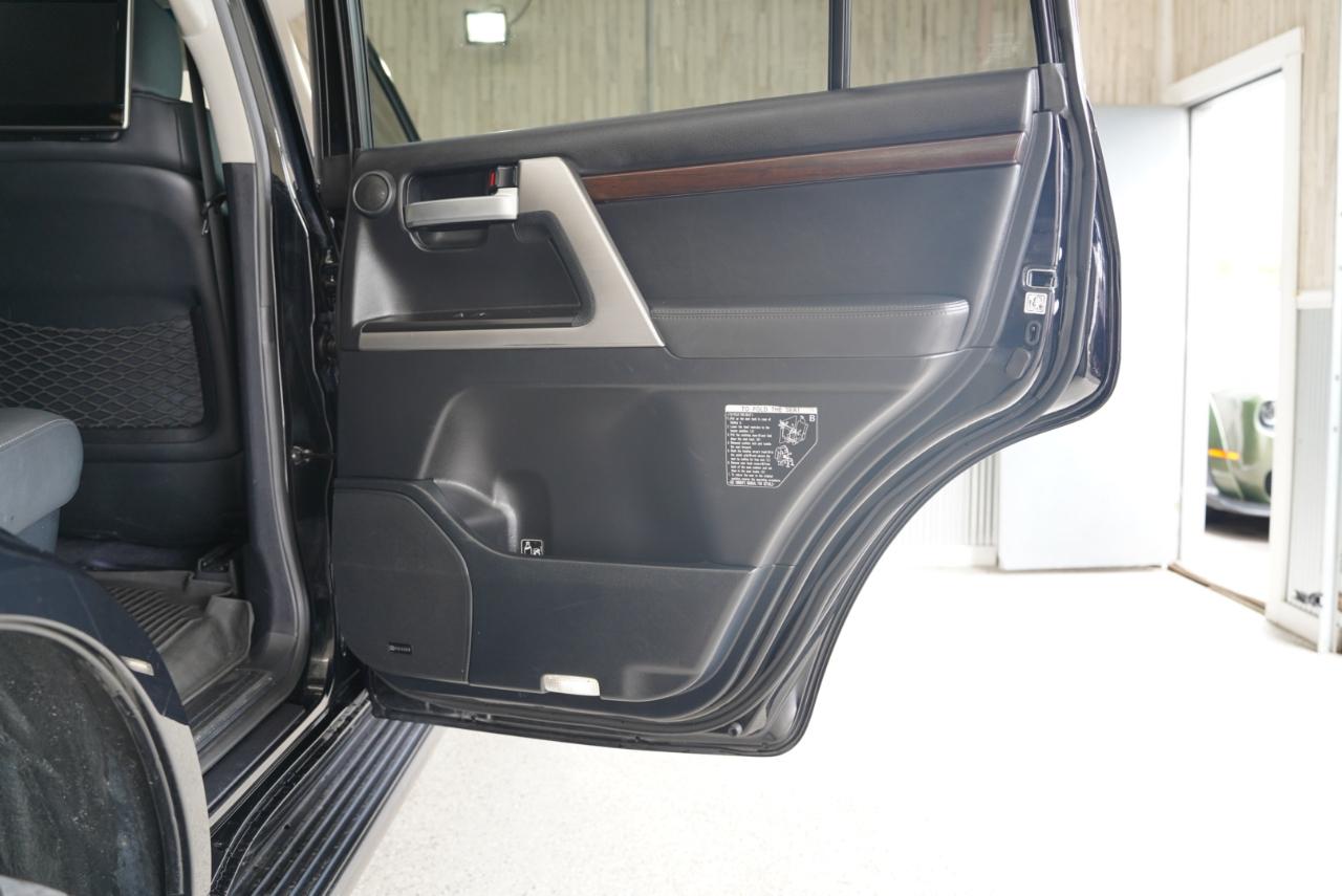 Toyota Land Cruiser 4WD (Natl) 2017