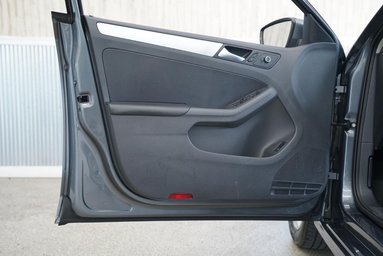 Volkswagen Jetta Sedan 4dr Auto SE 2013