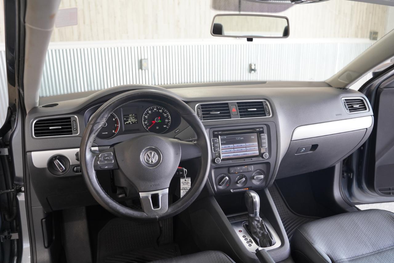 Volkswagen Jetta Sedan 4dr Auto SE 2013