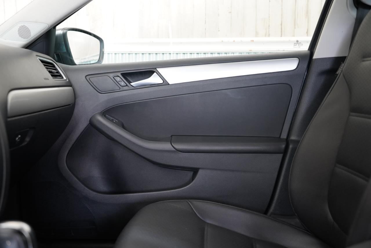 Volkswagen Jetta Sedan 4dr Auto SE 2013