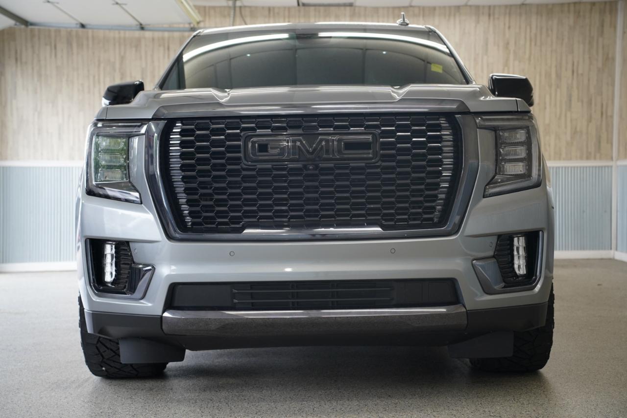 GMC Yukon XL 4WD 4dr Denali Ultimate 2023