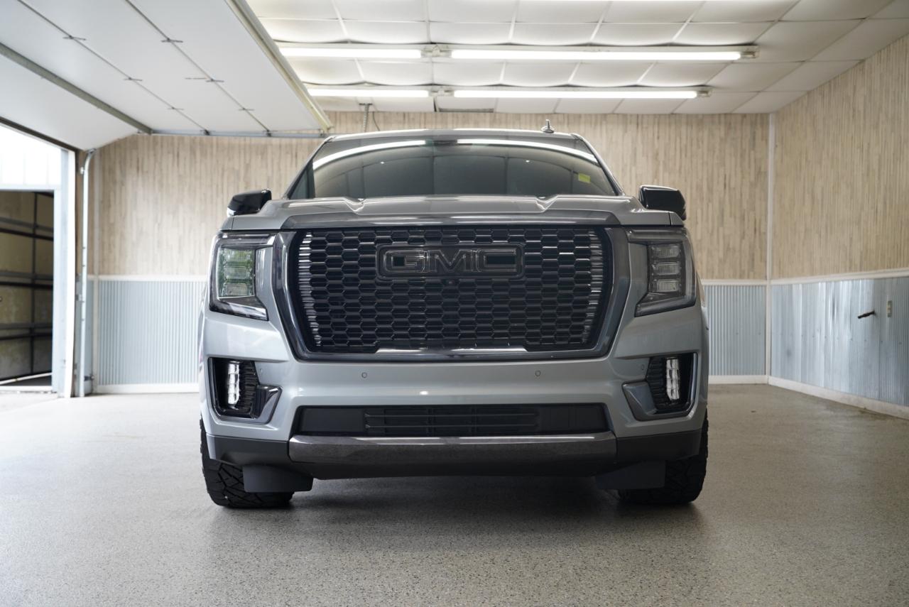 GMC Yukon XL 4WD 4dr Denali Ultimate 2023