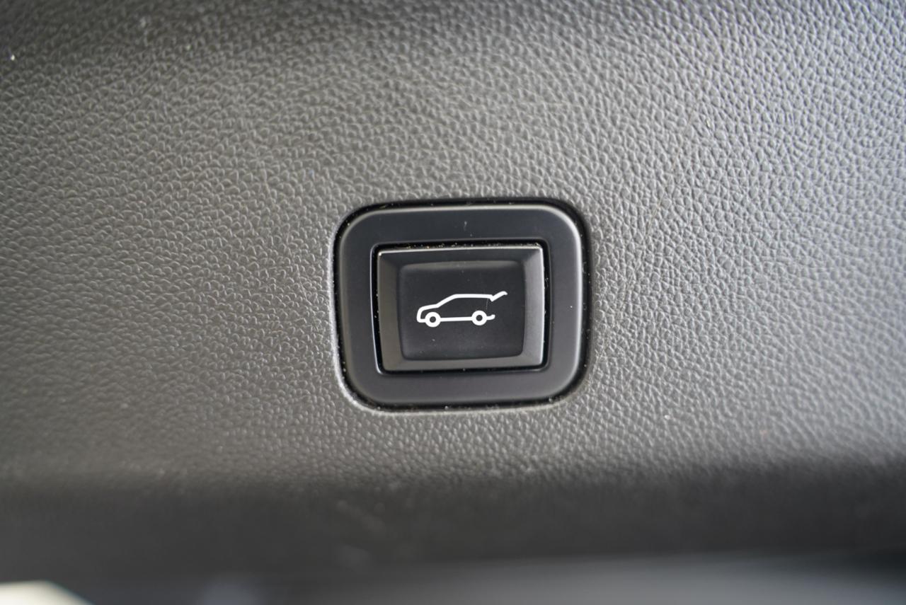 GMC Yukon XL 4WD 4dr Denali Ultimate 2023