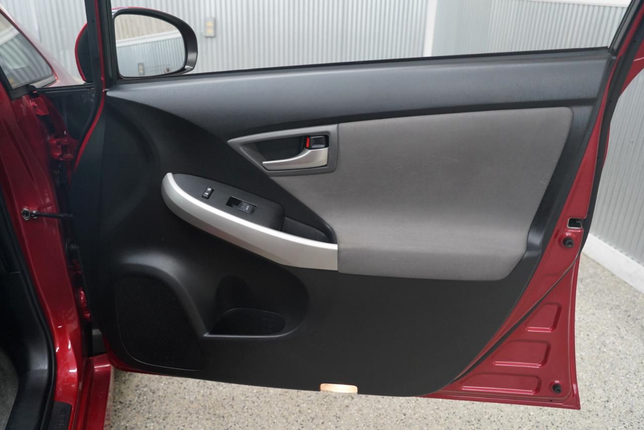 Toyota Prius 5dr HB Four (Natl) 2014