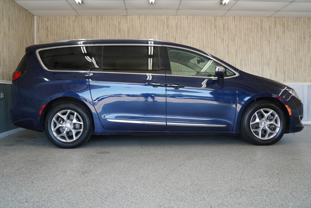 Chrysler Pacifica Limited FWD 2018