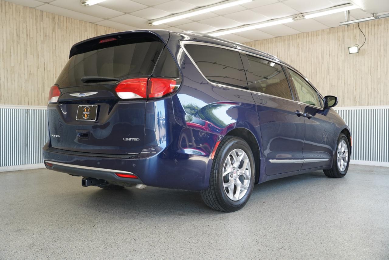 Chrysler Pacifica Limited FWD 2018
