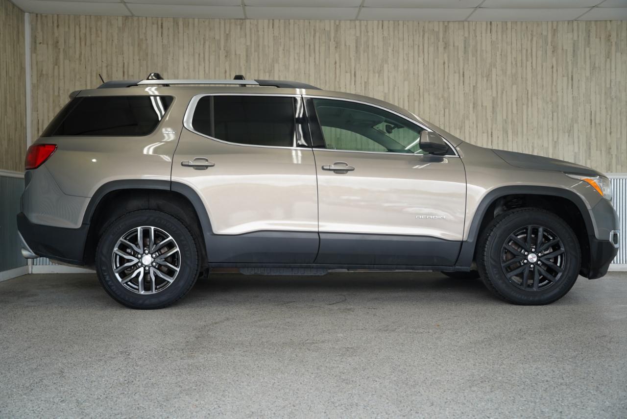 GMC Acadia FWD 4dr SLT w/SLT-1 2019
