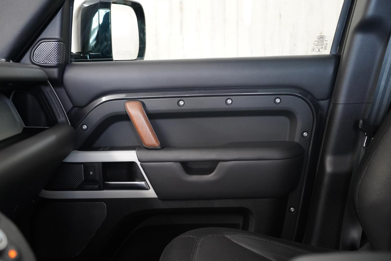 Land Rover Defender 110 X-Dynamic HSE AWD 2022