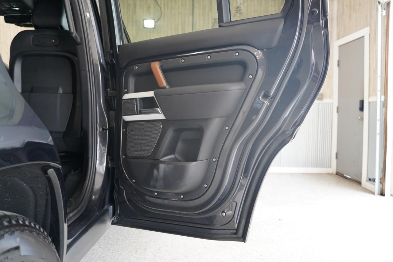 Land Rover Defender 110 X-Dynamic HSE AWD 2022