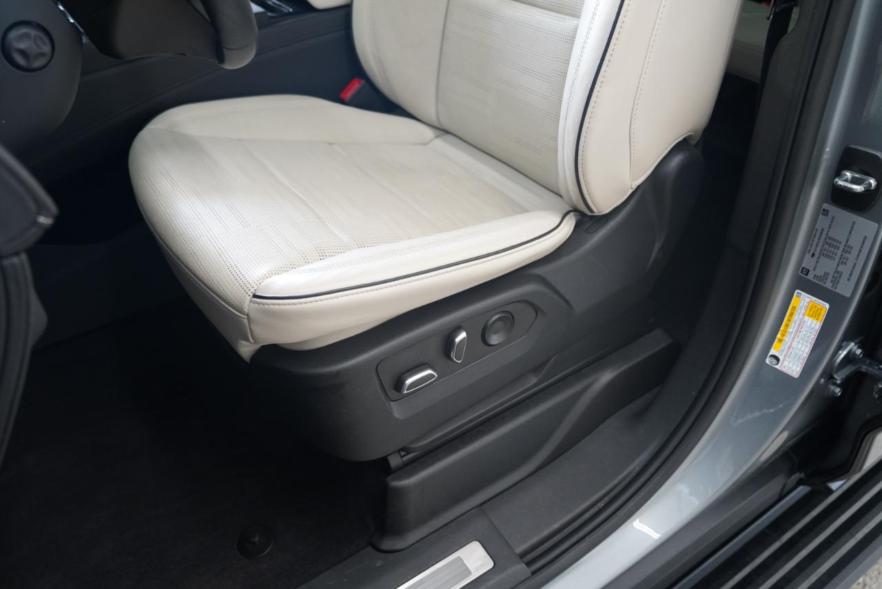 Cadillac Escalade 4WD 4dr Sport 2023