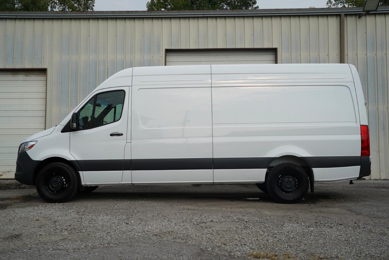 Mercedes-Benz Sprinter Cargo Van 2500 High Roof I4 Diesel 170" RWD 2025