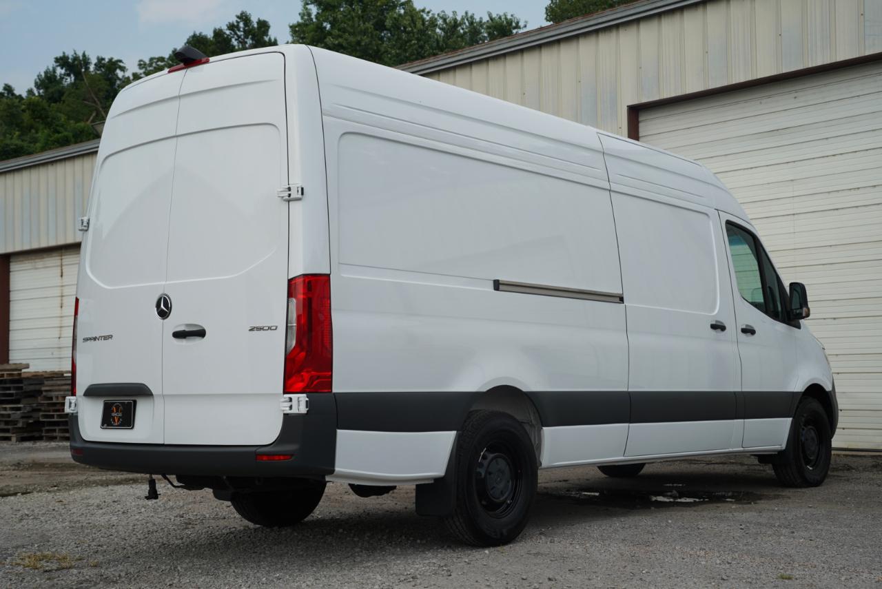Mercedes-Benz Sprinter Cargo Van 2500 High Roof I4 Diesel 170" RWD 2025