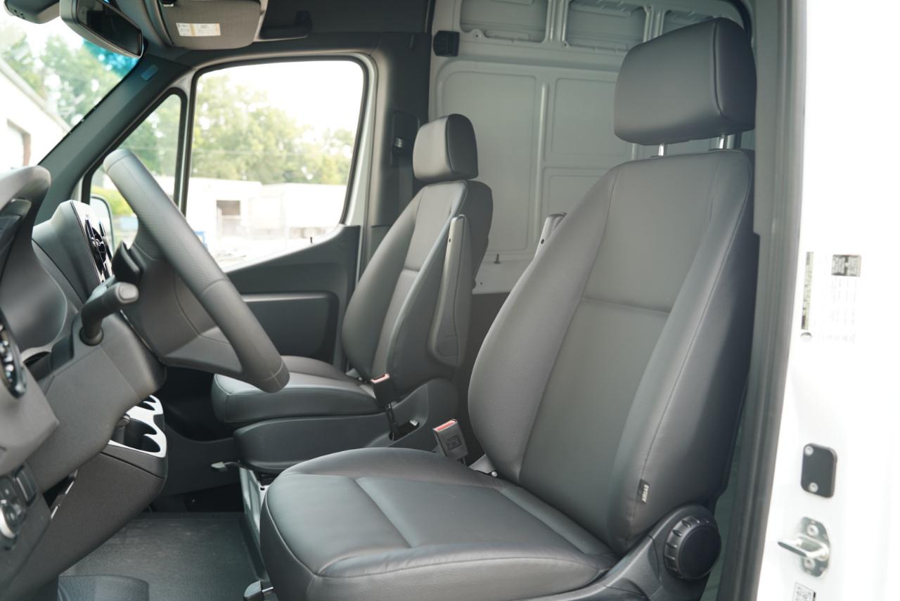 Mercedes-Benz Sprinter Cargo Van 2500 High Roof I4 Diesel 170" RWD 2025