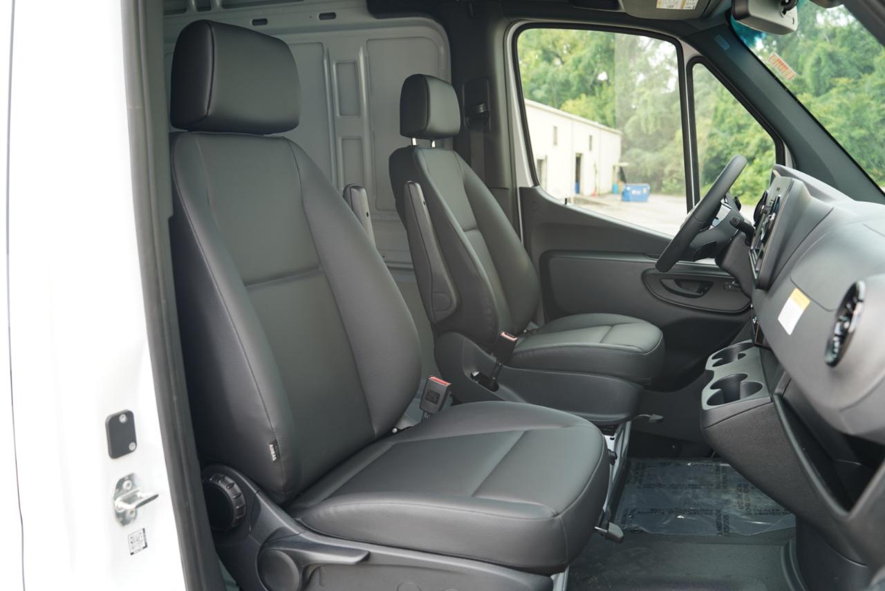 Mercedes-Benz Sprinter Cargo Van 2500 High Roof I4 Diesel 170" RWD 2025