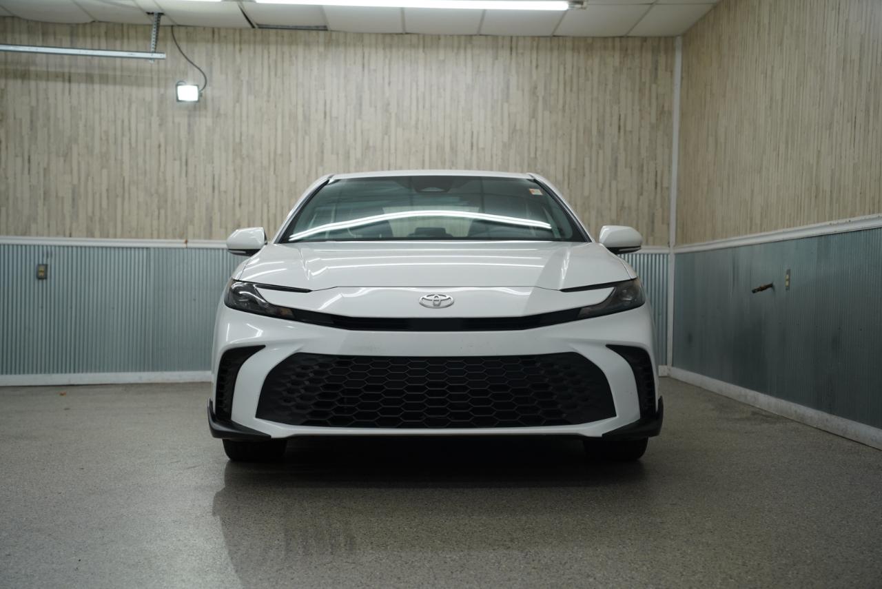 Toyota Camry SE 2025