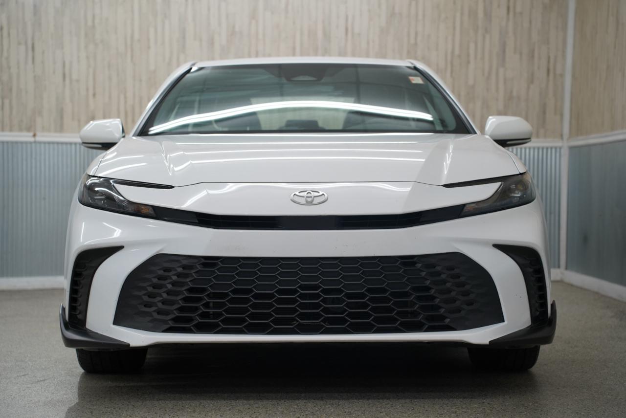 Toyota Camry SE 2025