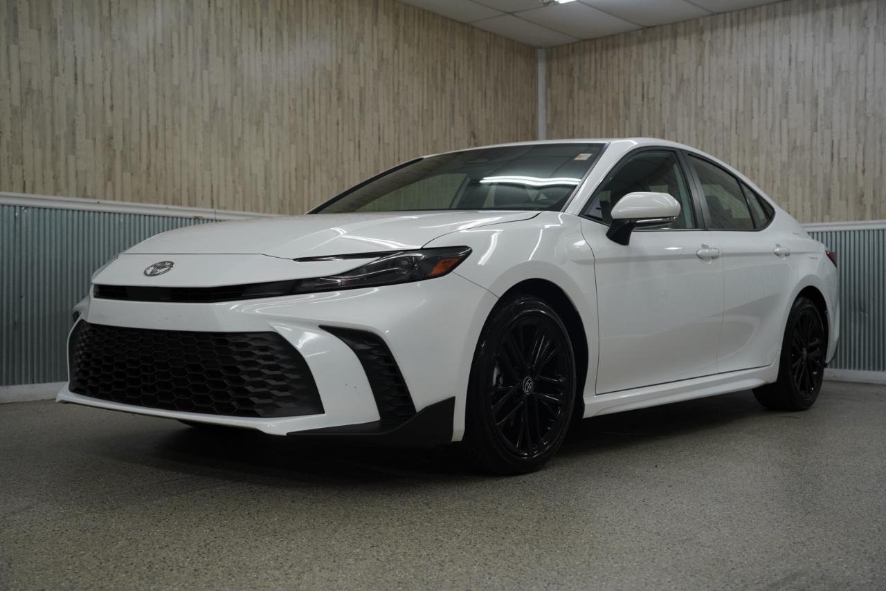 Toyota Camry SE 2025