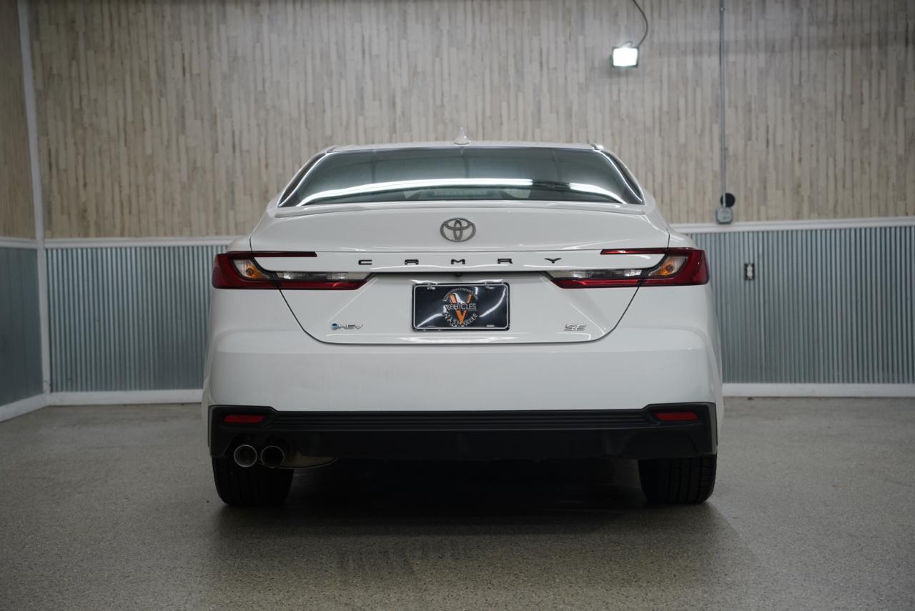 Toyota Camry SE 2025