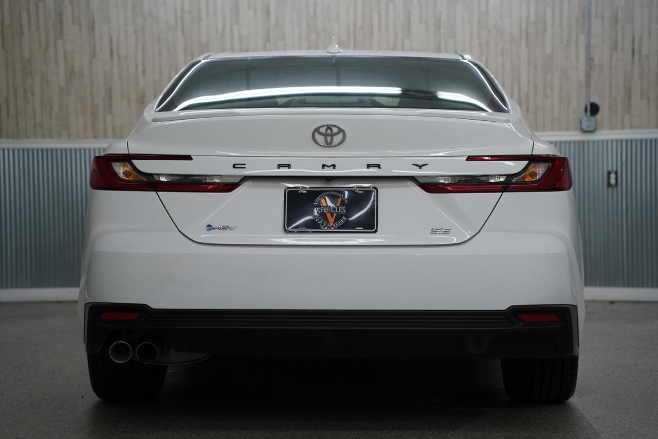Toyota Camry SE 2025