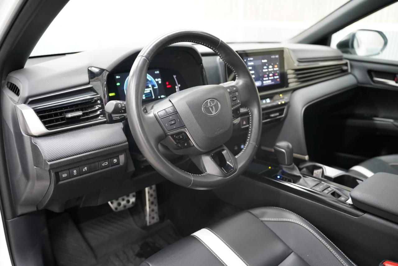 Toyota Camry SE 2025