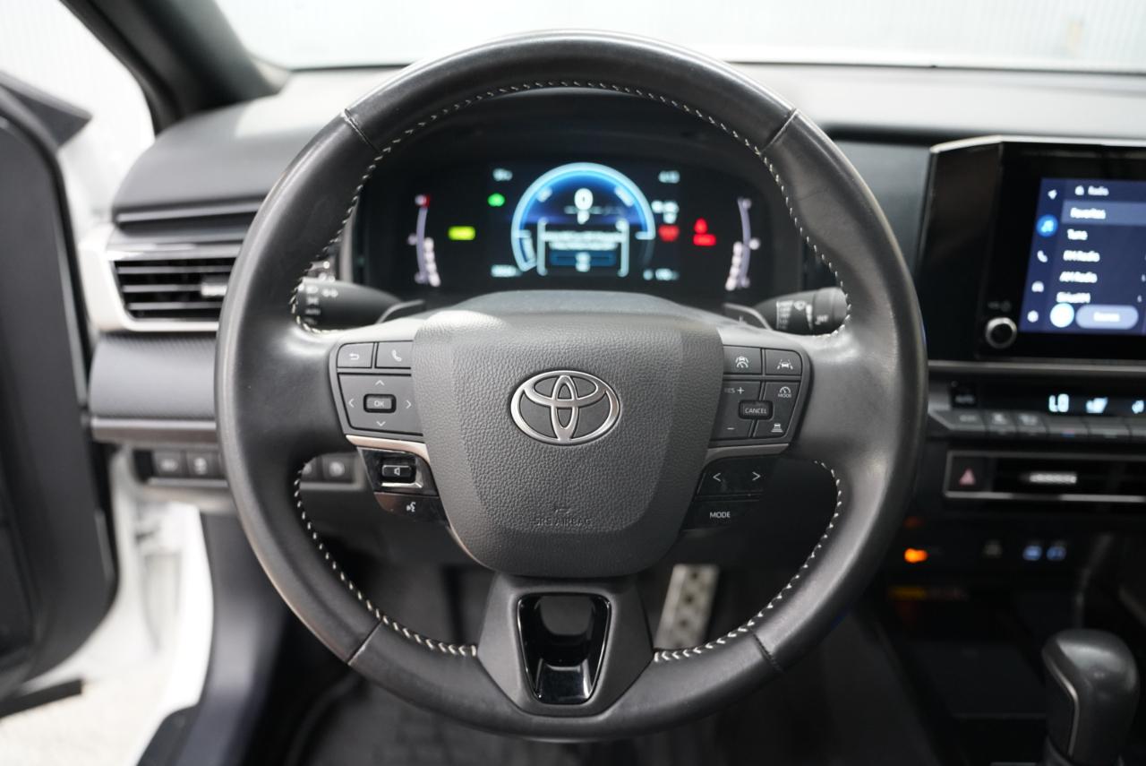 Toyota Camry SE 2025