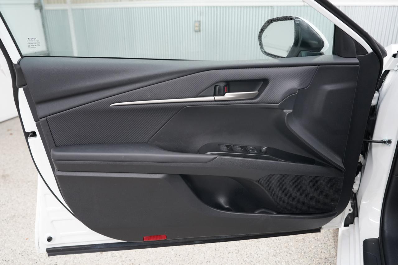 Toyota Camry SE 2025
