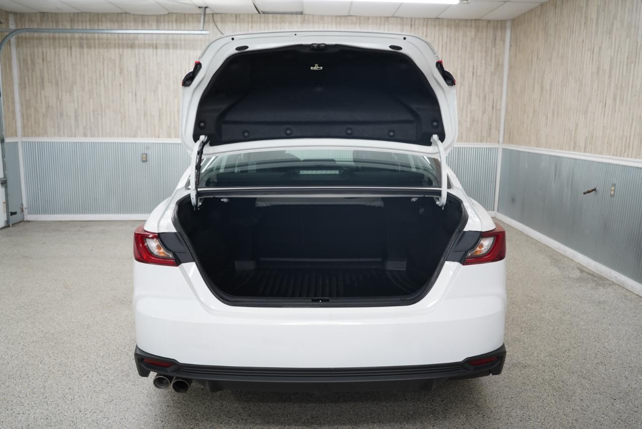Toyota Camry SE 2025