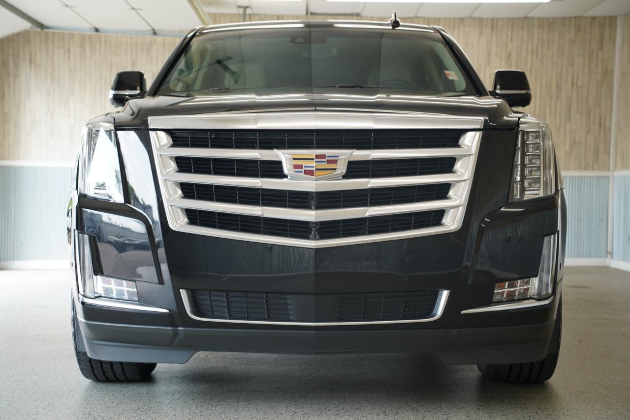 Cadillac Escalade ESV 4WD 4dr Premium Luxury 2019